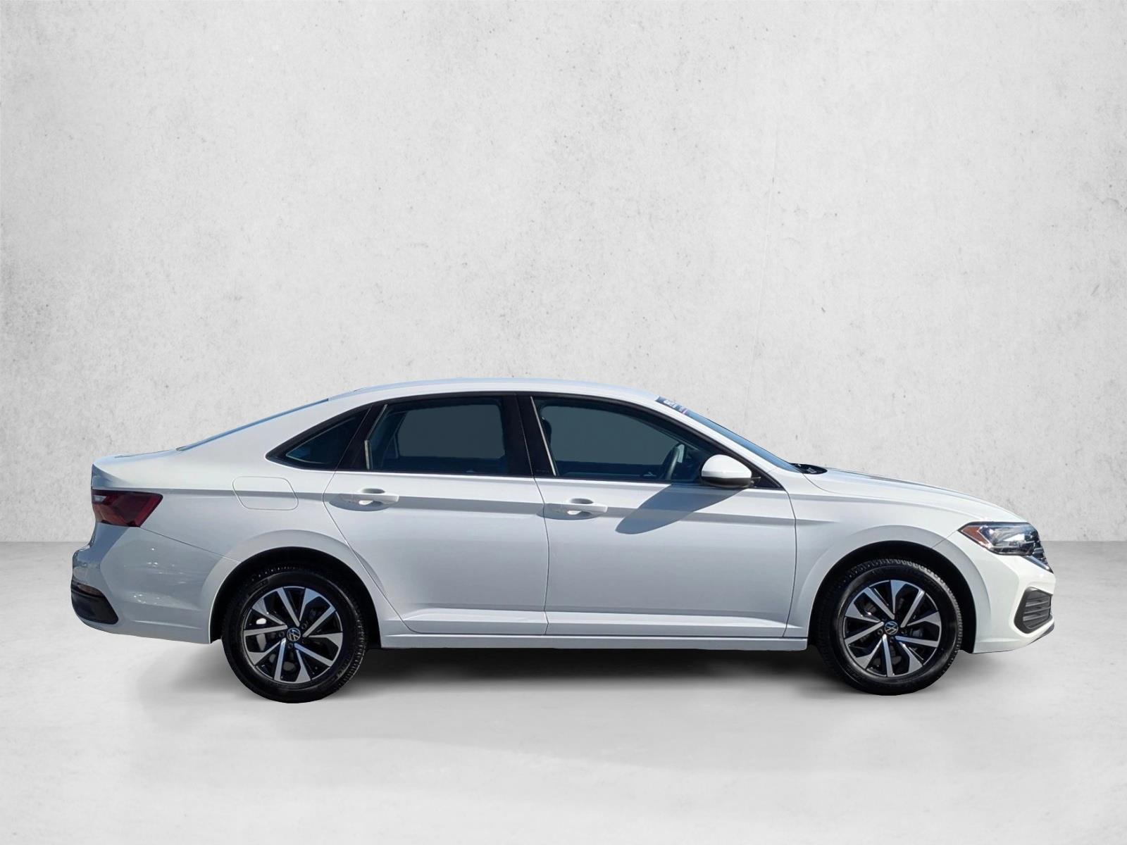 2022 Volkswagen Jetta S photo 4