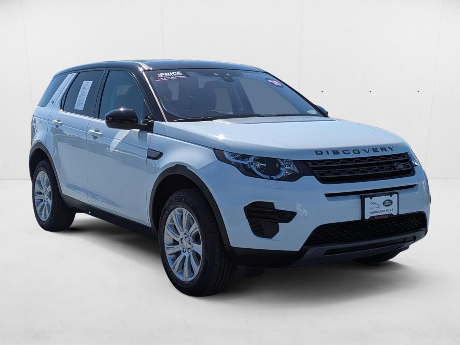 2018 Land Rover Discovery Sport SE photo 2