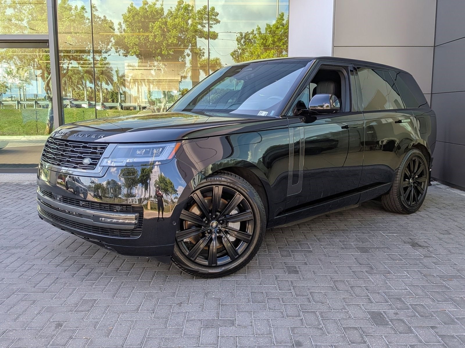 2025 Land Rover Range Rover 3.0 PHEV SE SWB's photo