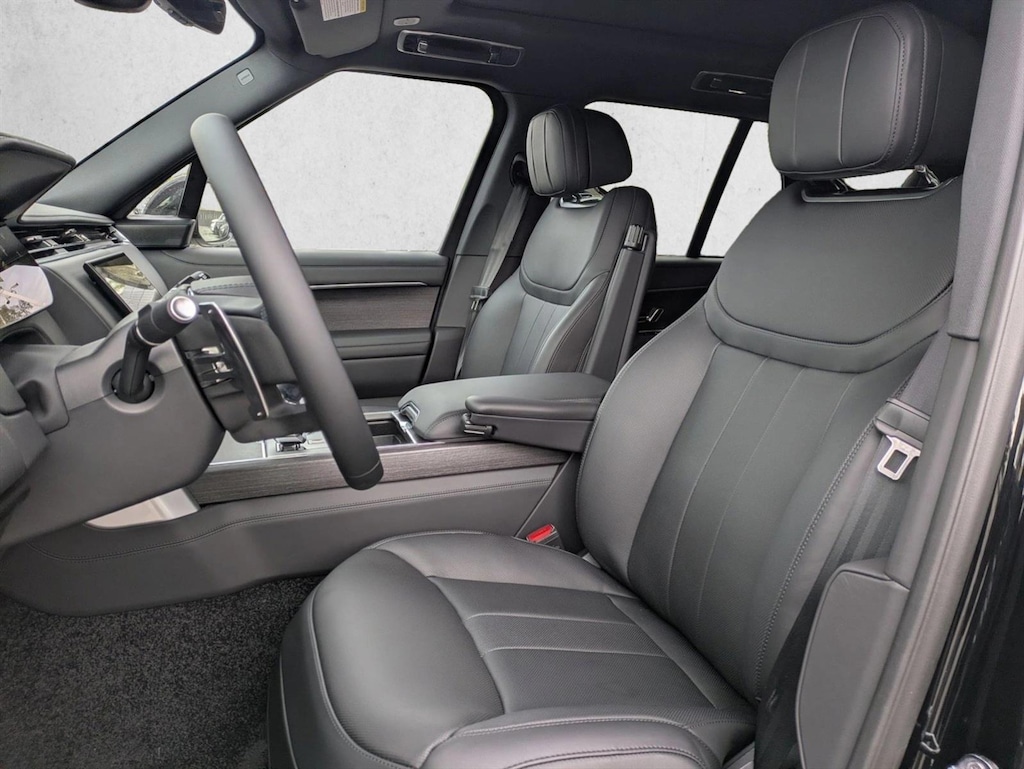 New 2025 Land Rover Range Rover SE Sport Utility