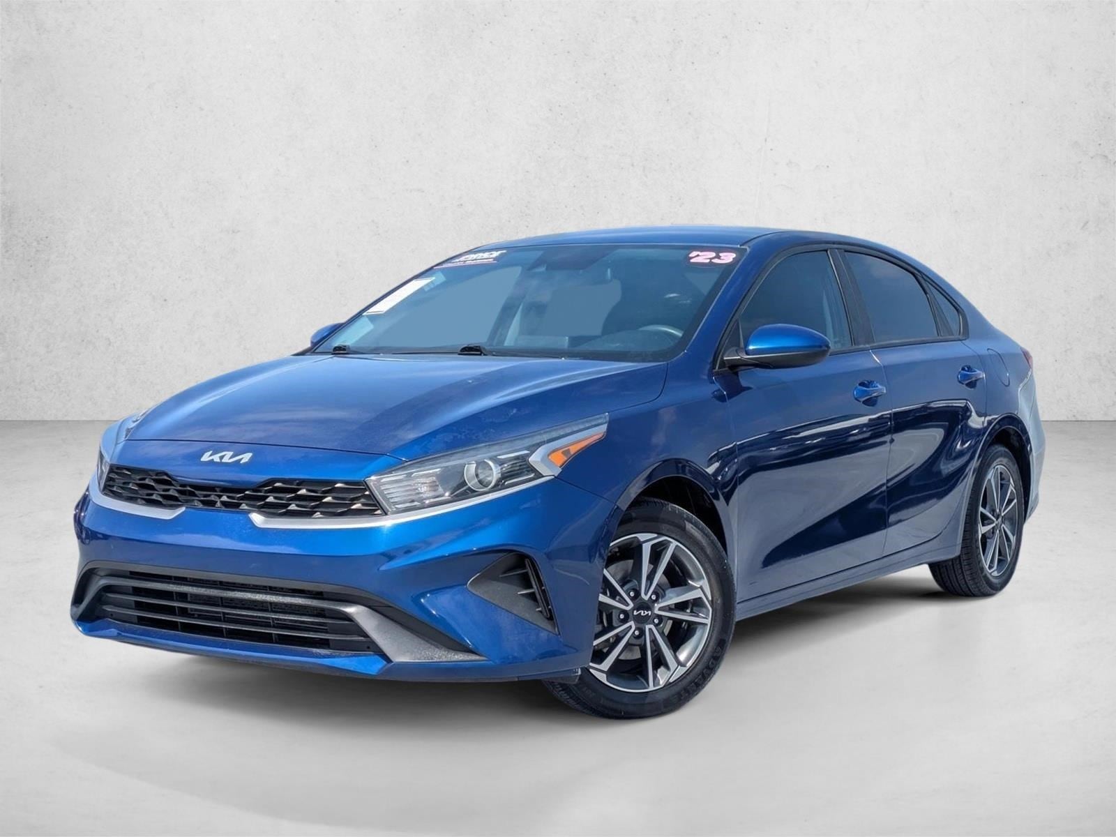 2023 Kia Forte LXS AT's photo