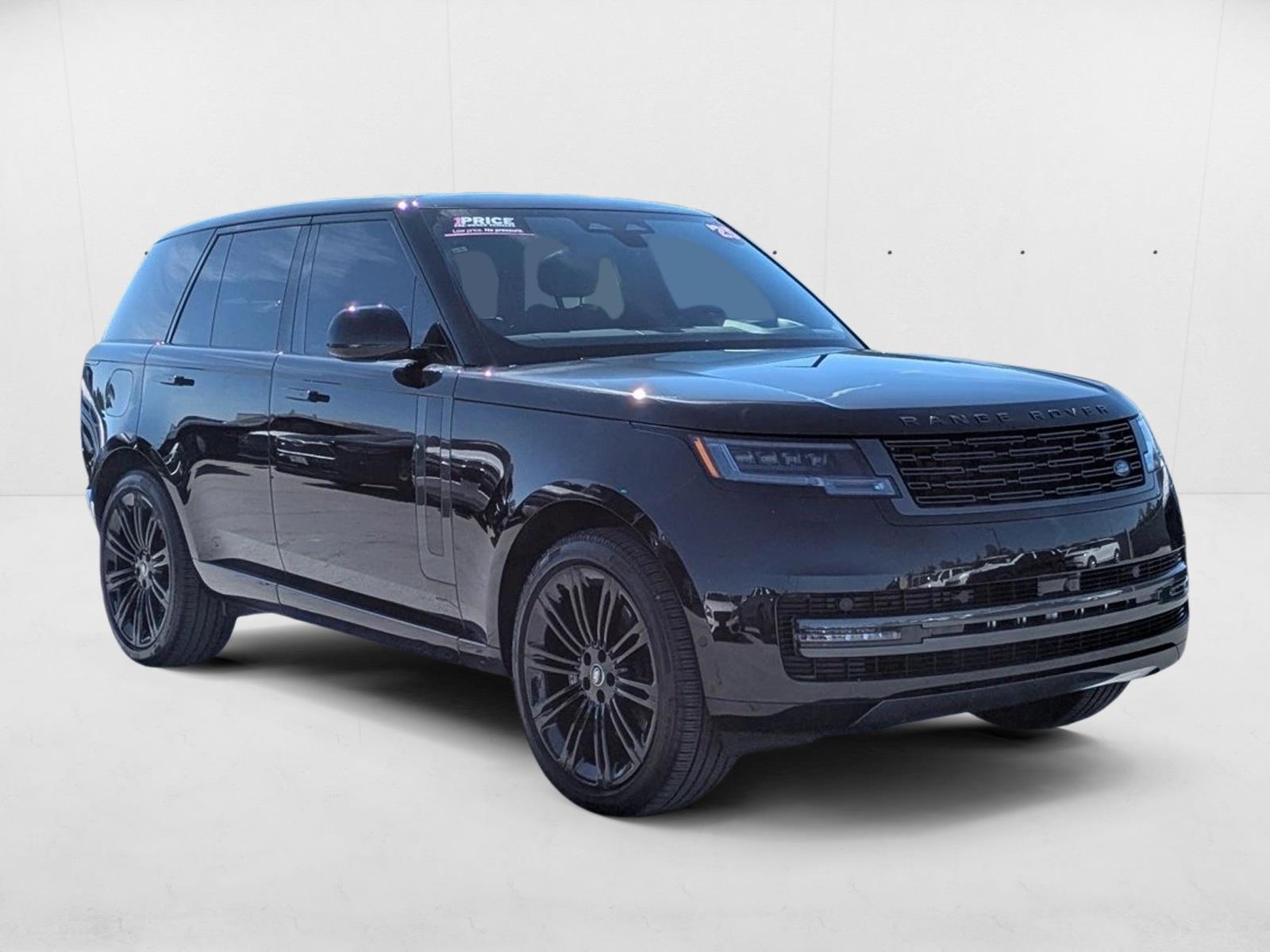 2025 Land Rover Range Rover SE photo 3