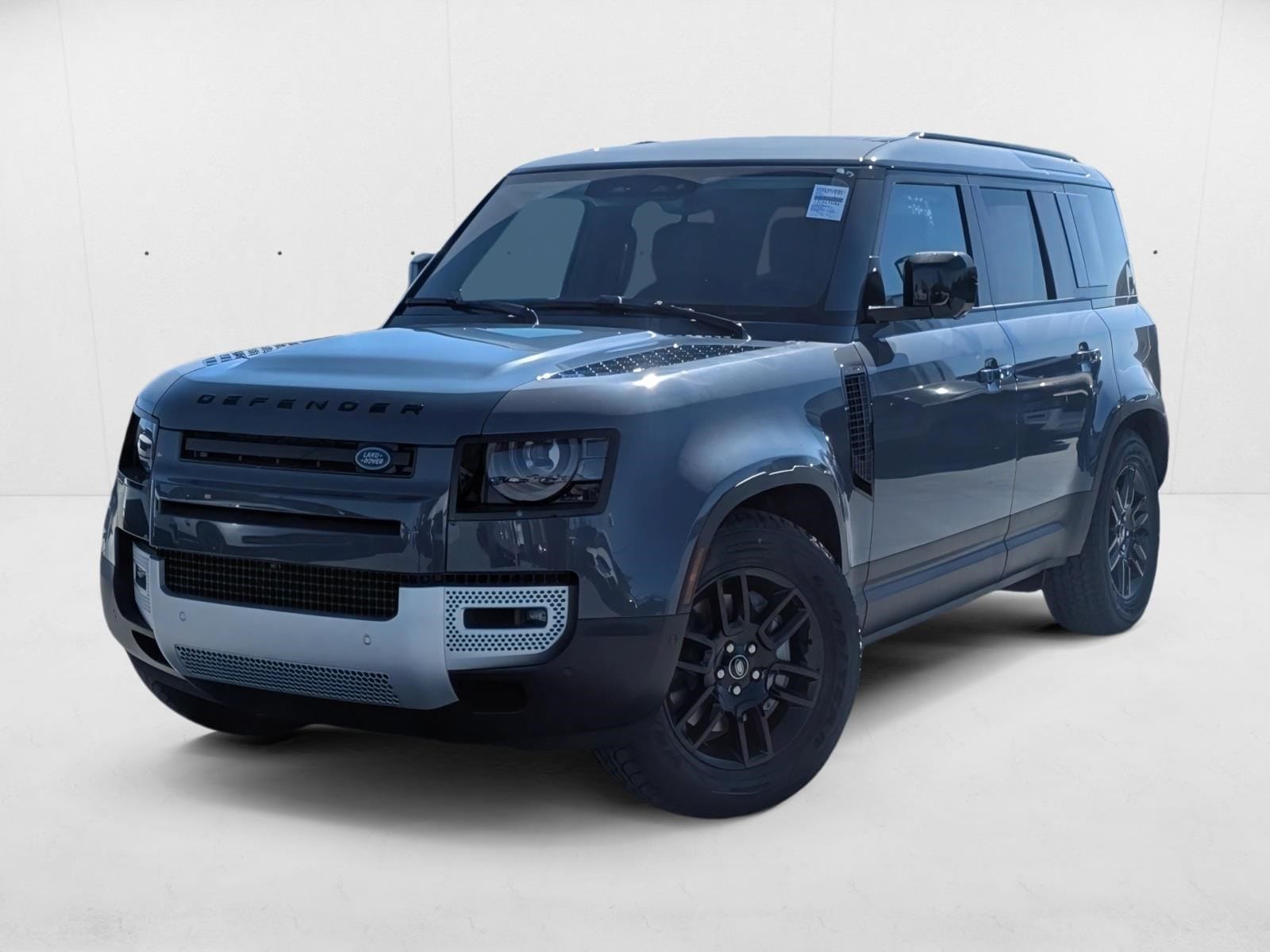 2025 Land Rover Defender S's photo