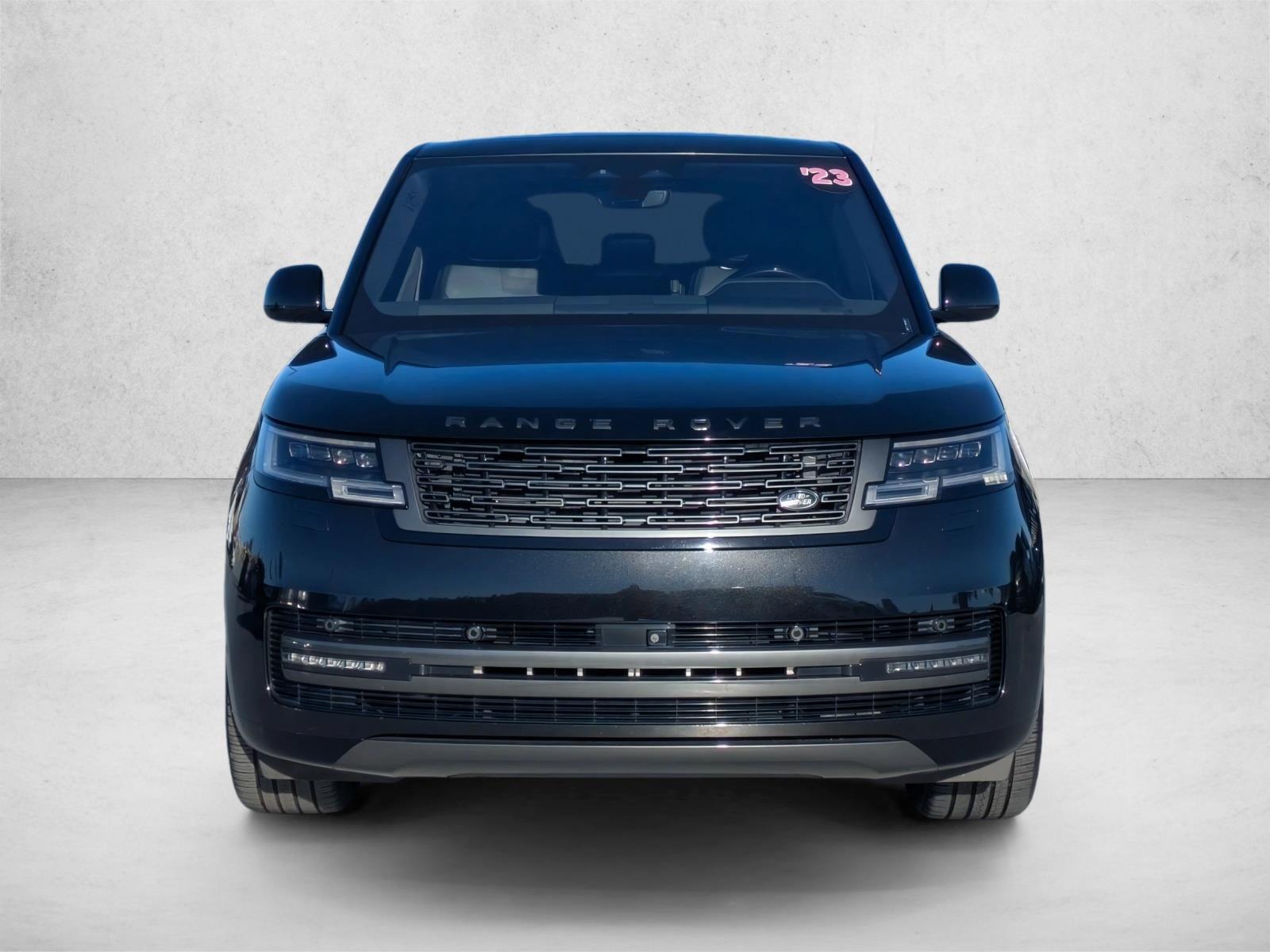 2023 Land Rover Range Rover SE photo 2