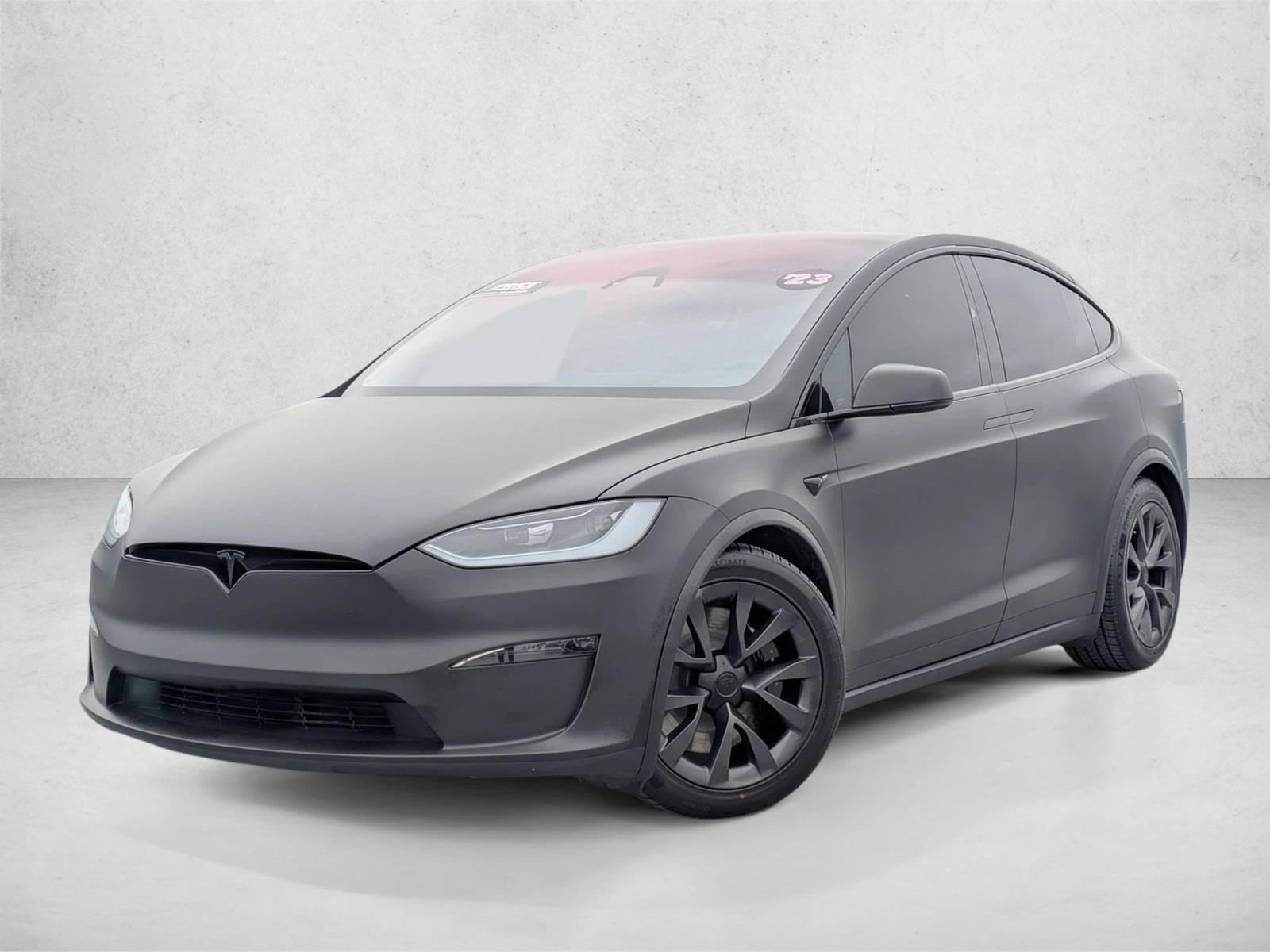 2023 Tesla Model X Long Range's photo