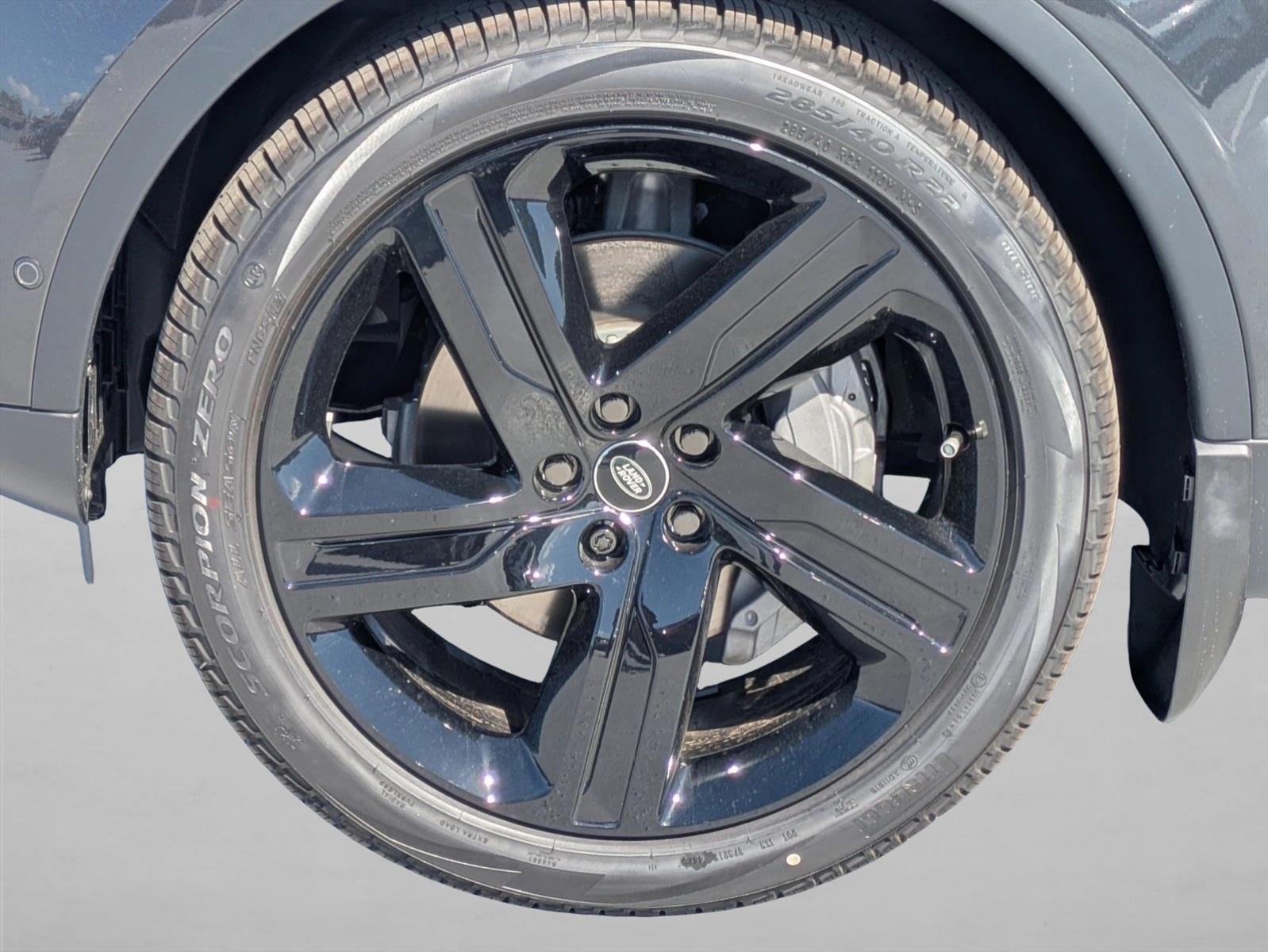 2026 Land Rover Discovery S - Photo 9