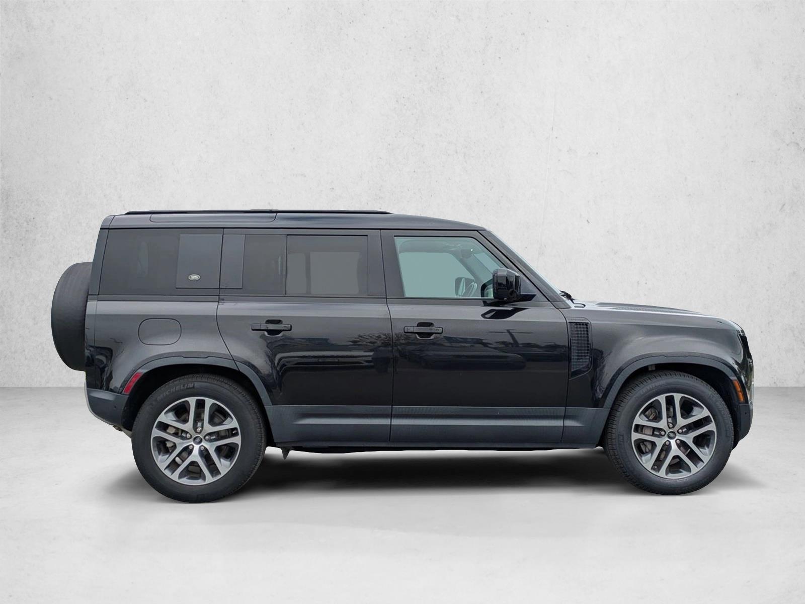 2020 Land Rover Defender 110 HSE photo 4