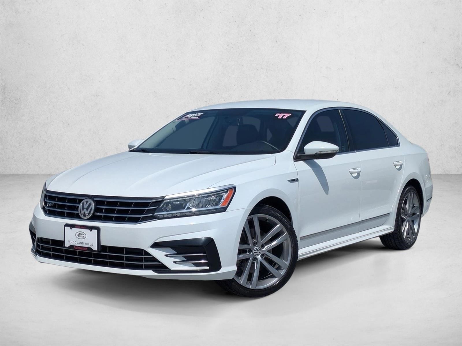 2017 Volkswagen Passat R-Line