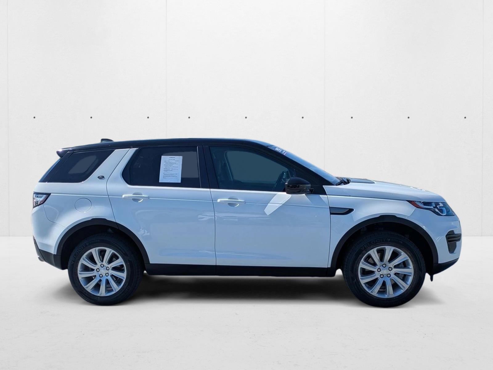 2018 Land Rover Discovery Sport SE photo 3