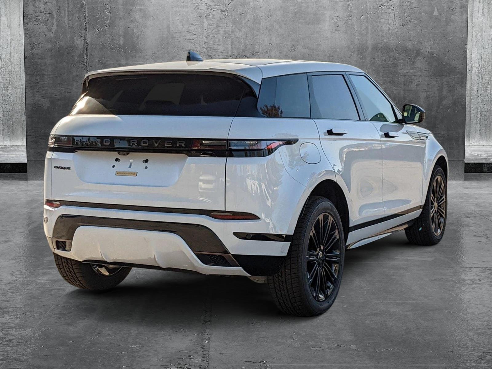 Used 2024 Land Rover Range Rover Evoque Dynamic SE with VIN SALZL2FX2RH232931 for sale in Woodland Hills, CA