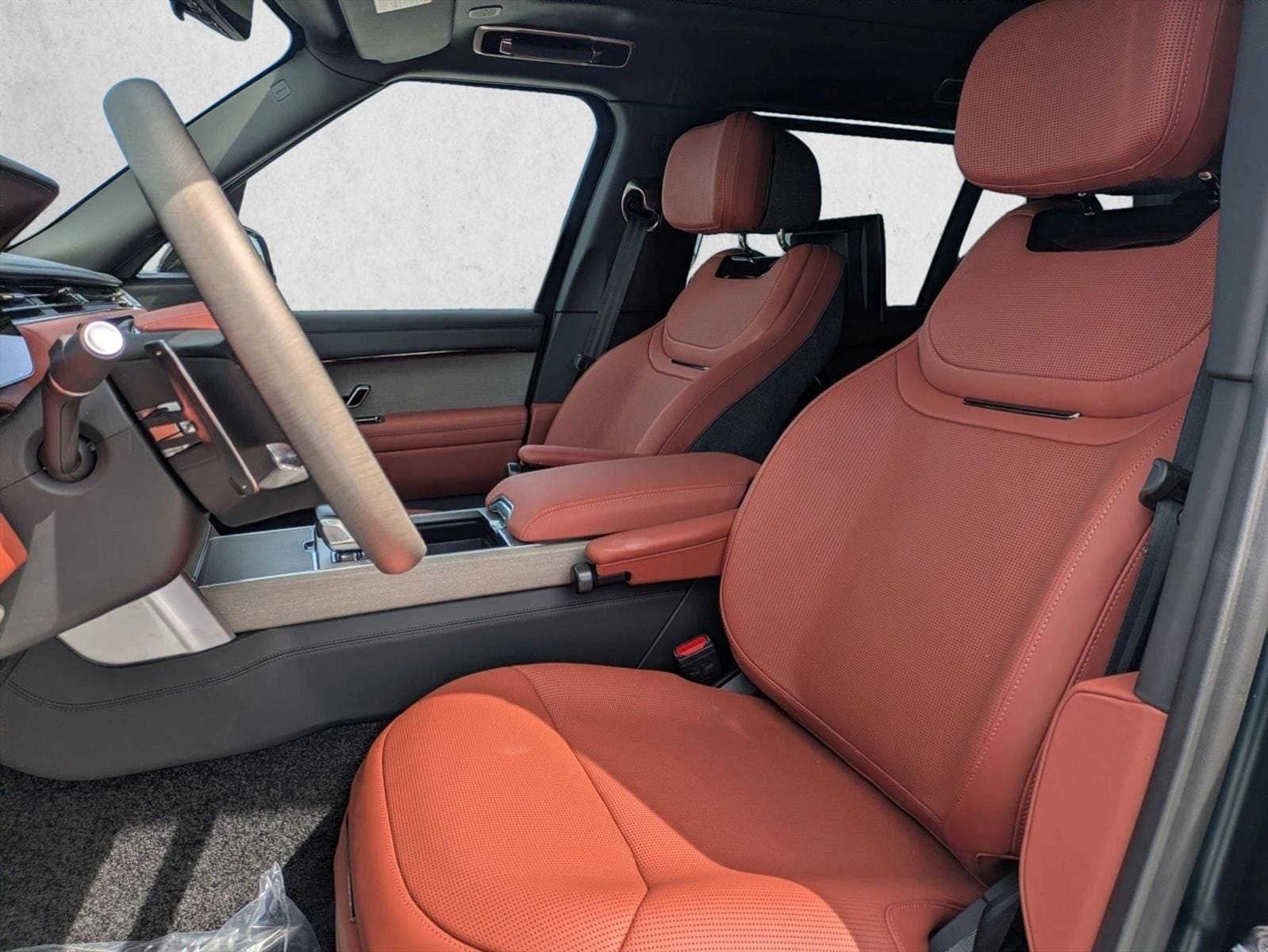 2026 Land Rover Range Rover SV - Photo 4