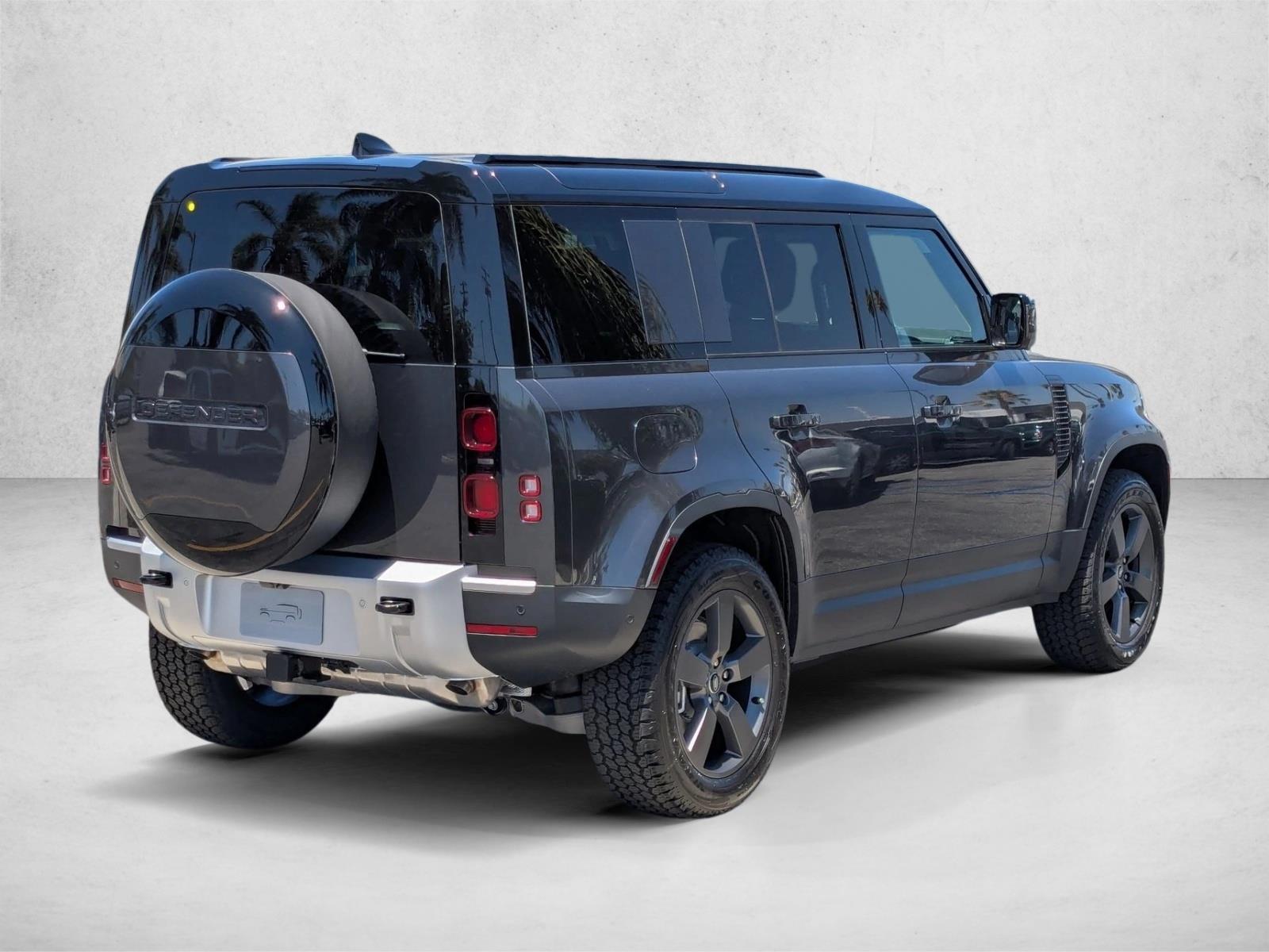 2025 Land Rover Defender 110 S photo 2