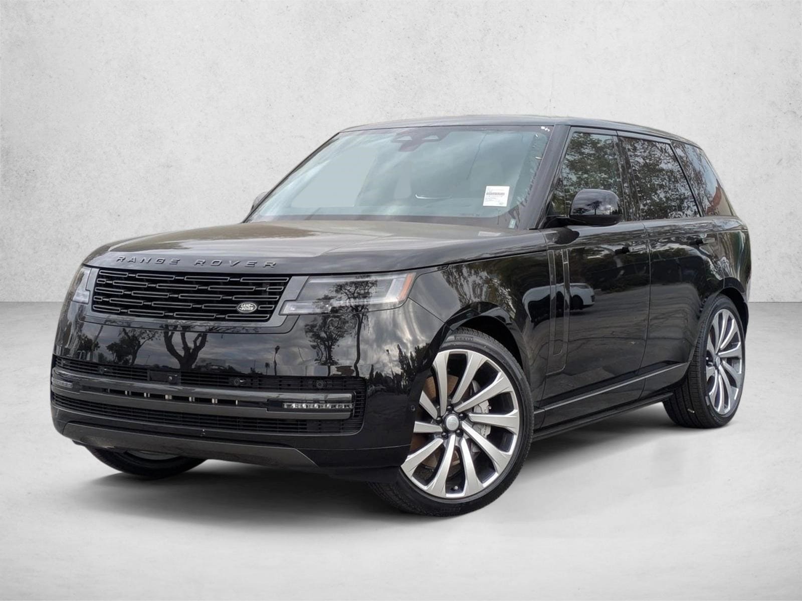 2025 Land Rover Range Rover SE's photo