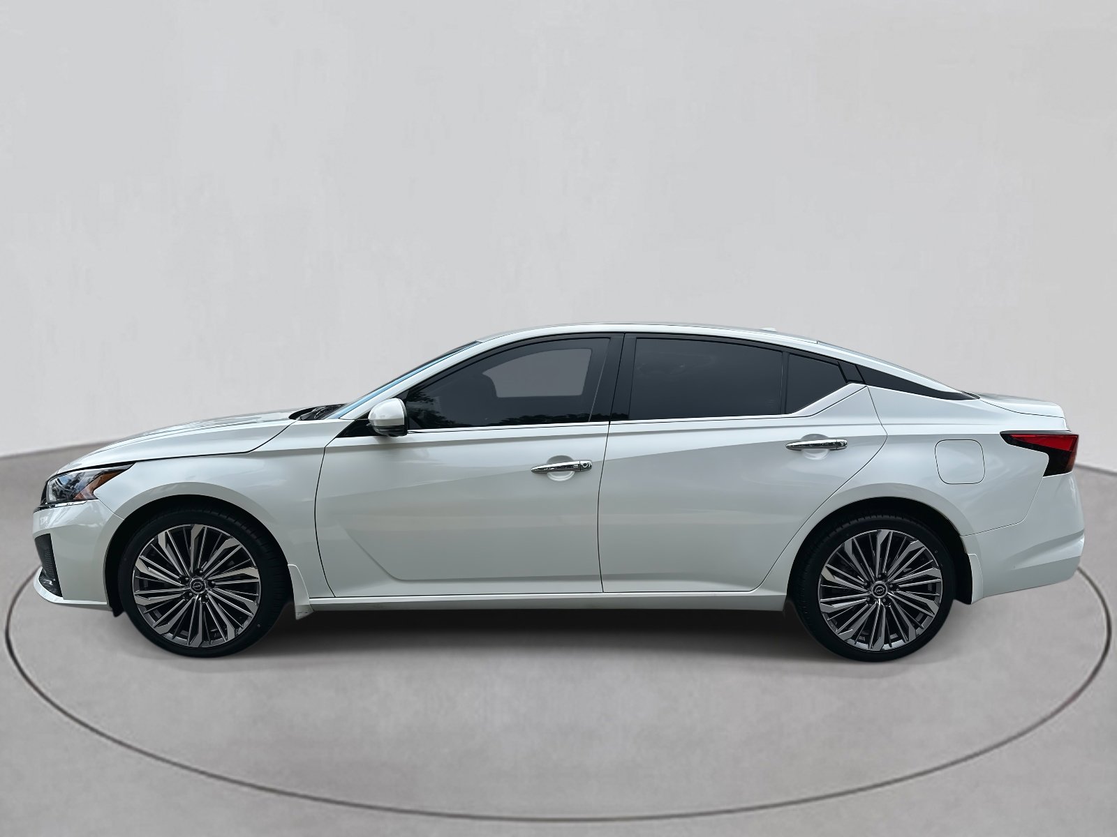 2023 Nissan Altima 2.5 SL photo 2