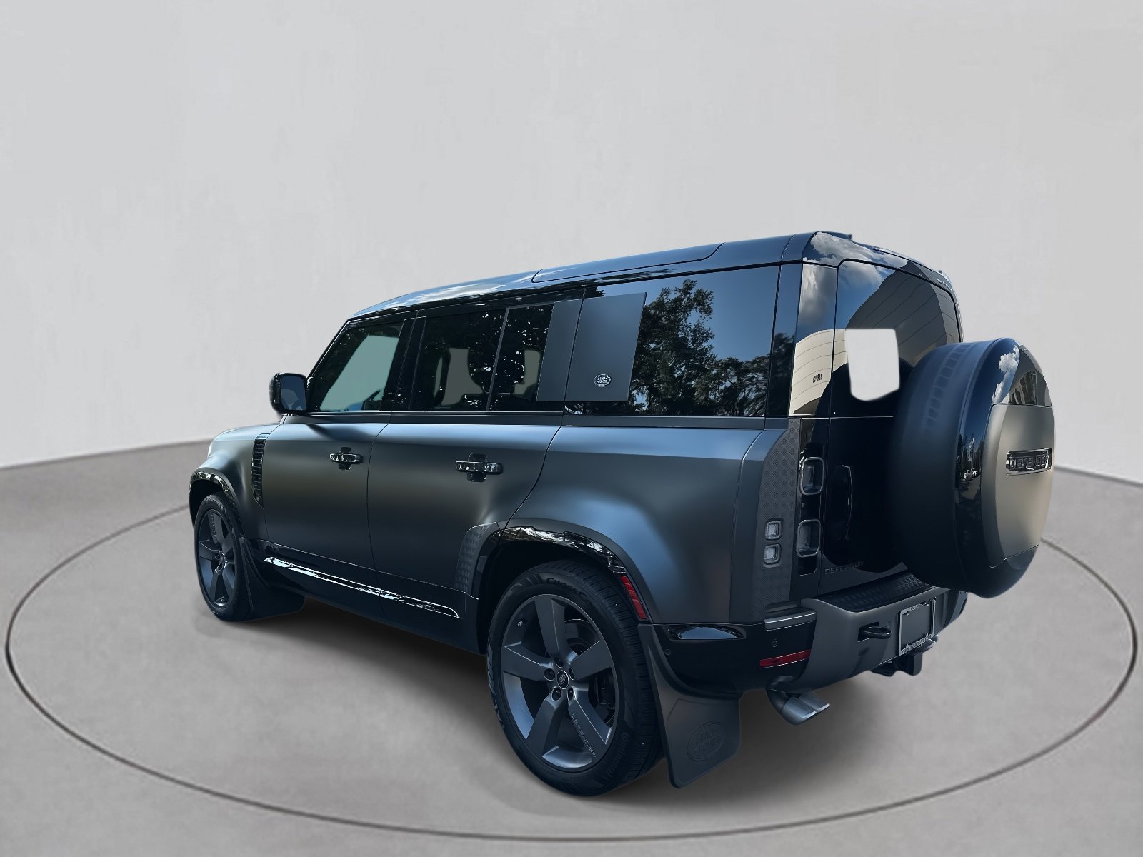 2024 Land Rover Defender 110 Carpathian Edition photo 3
