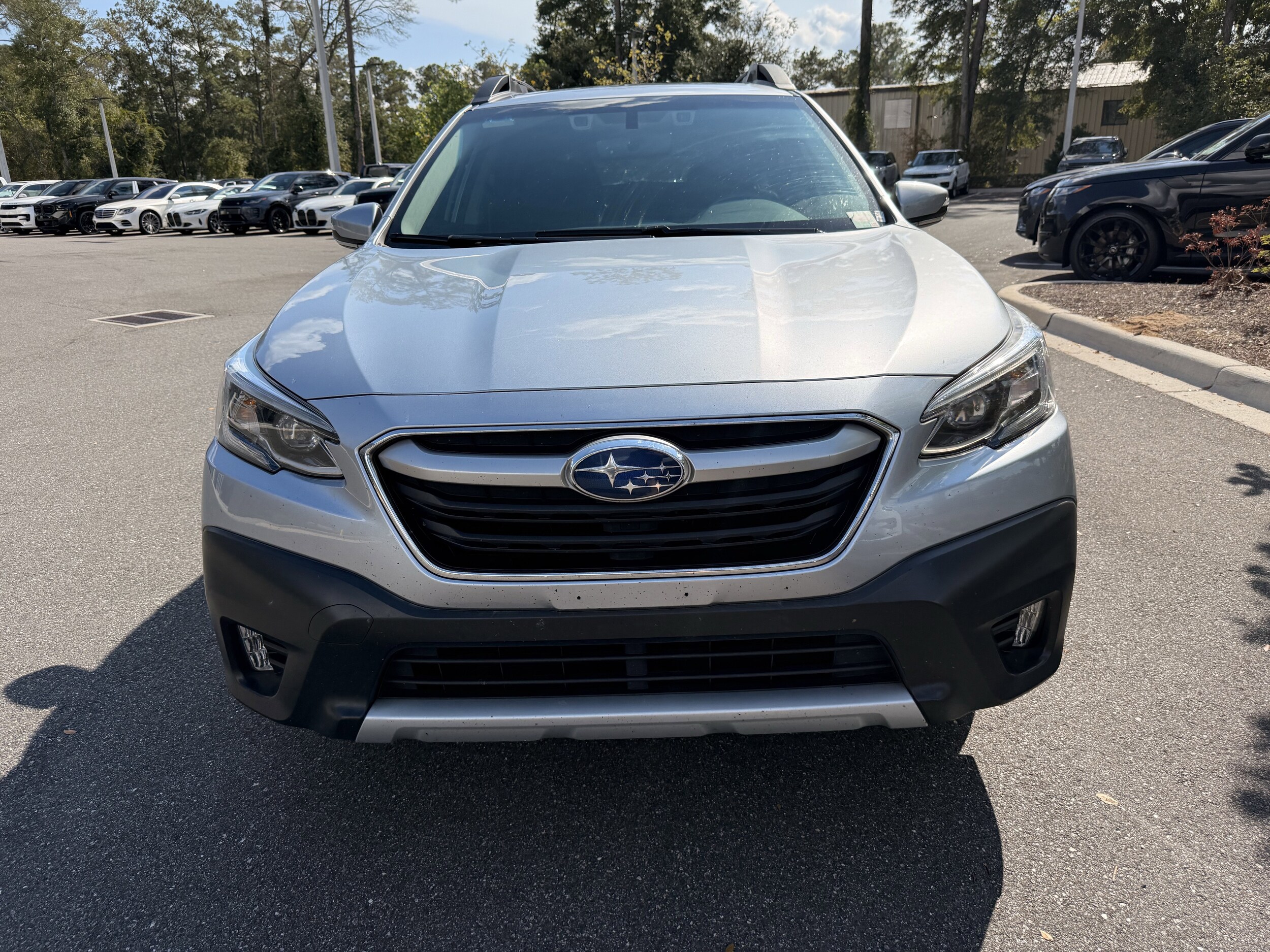 2022 Subaru Outback Limited photo 2