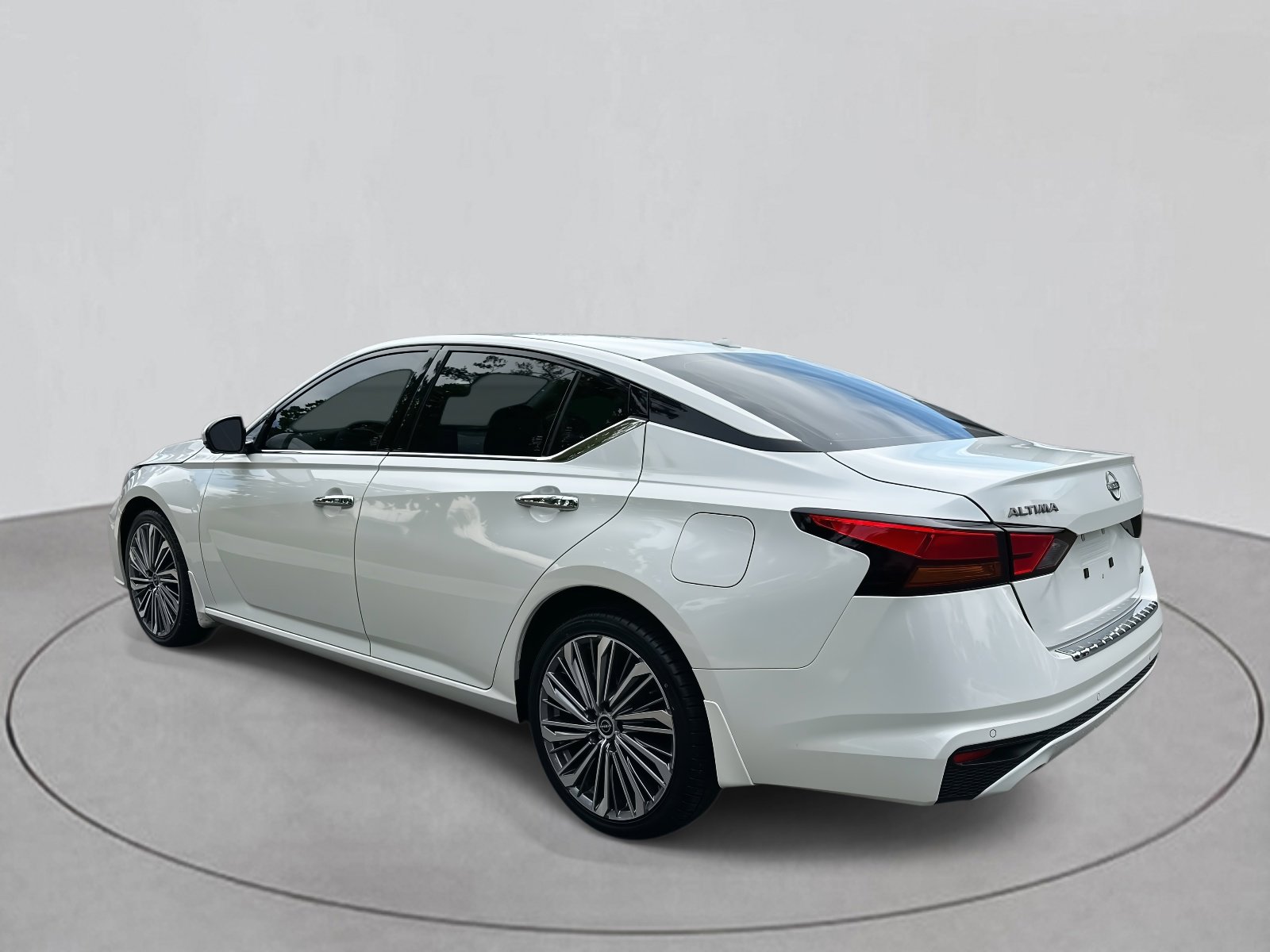 2023 Nissan Altima 2.5 SL photo 3
