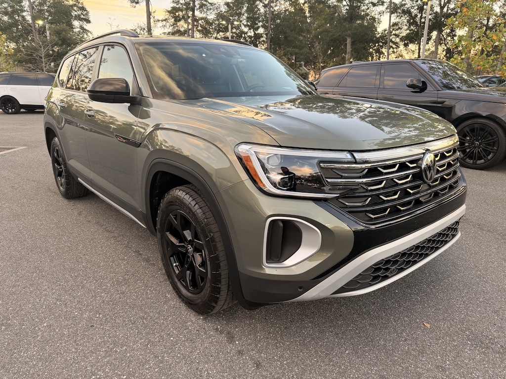 Used 2025 Volkswagen Atlas 2.0T Peak Edition SUV