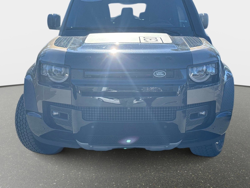 2024 Land Rover Defender 130 X photo 2