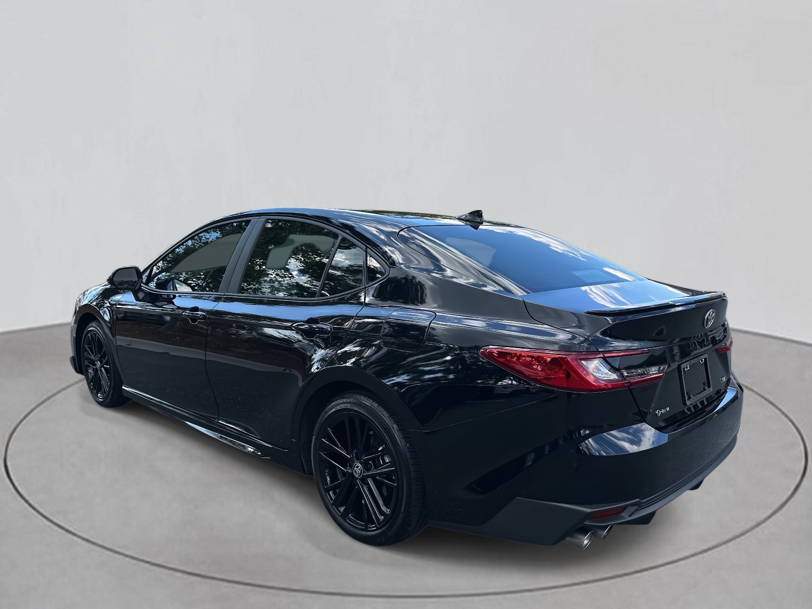 2025 Toyota Camry SE photo 3