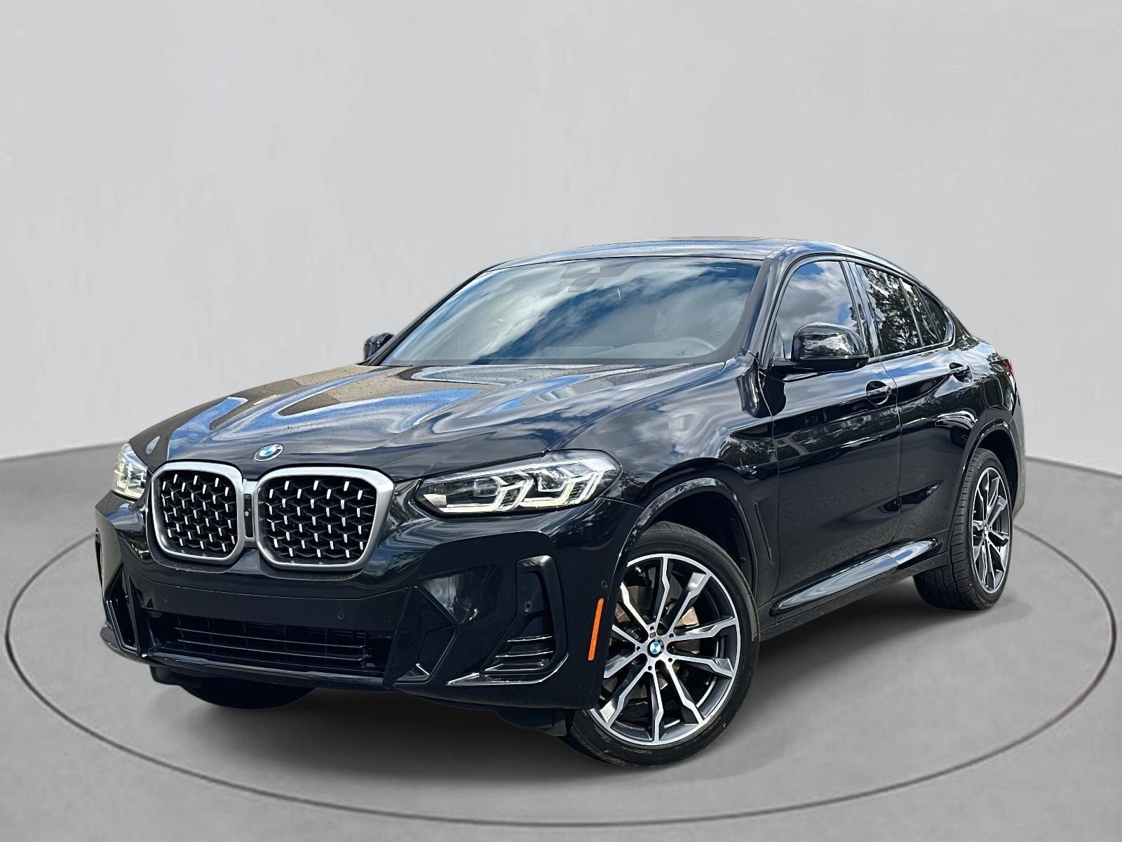 2022 BMW X4 30i's photo