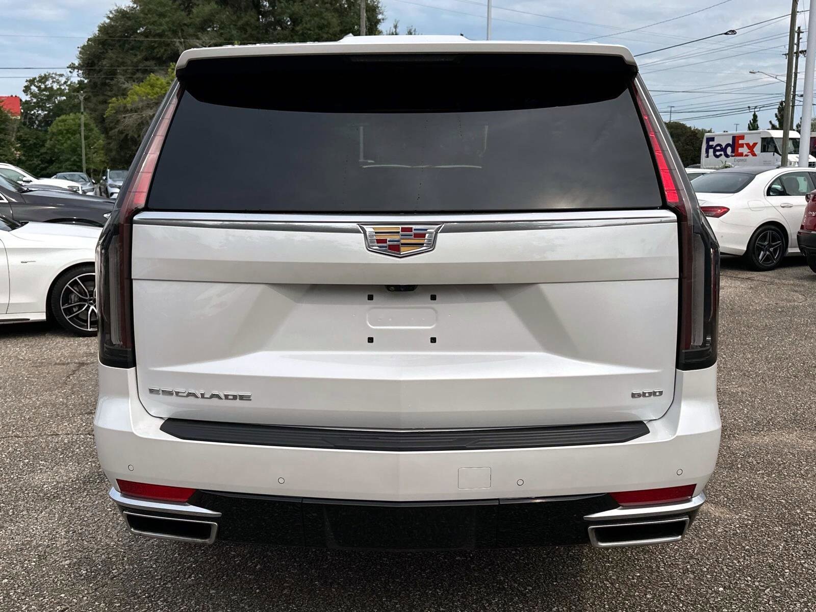 2024 Cadillac Escalade Premium Luxury photo 4