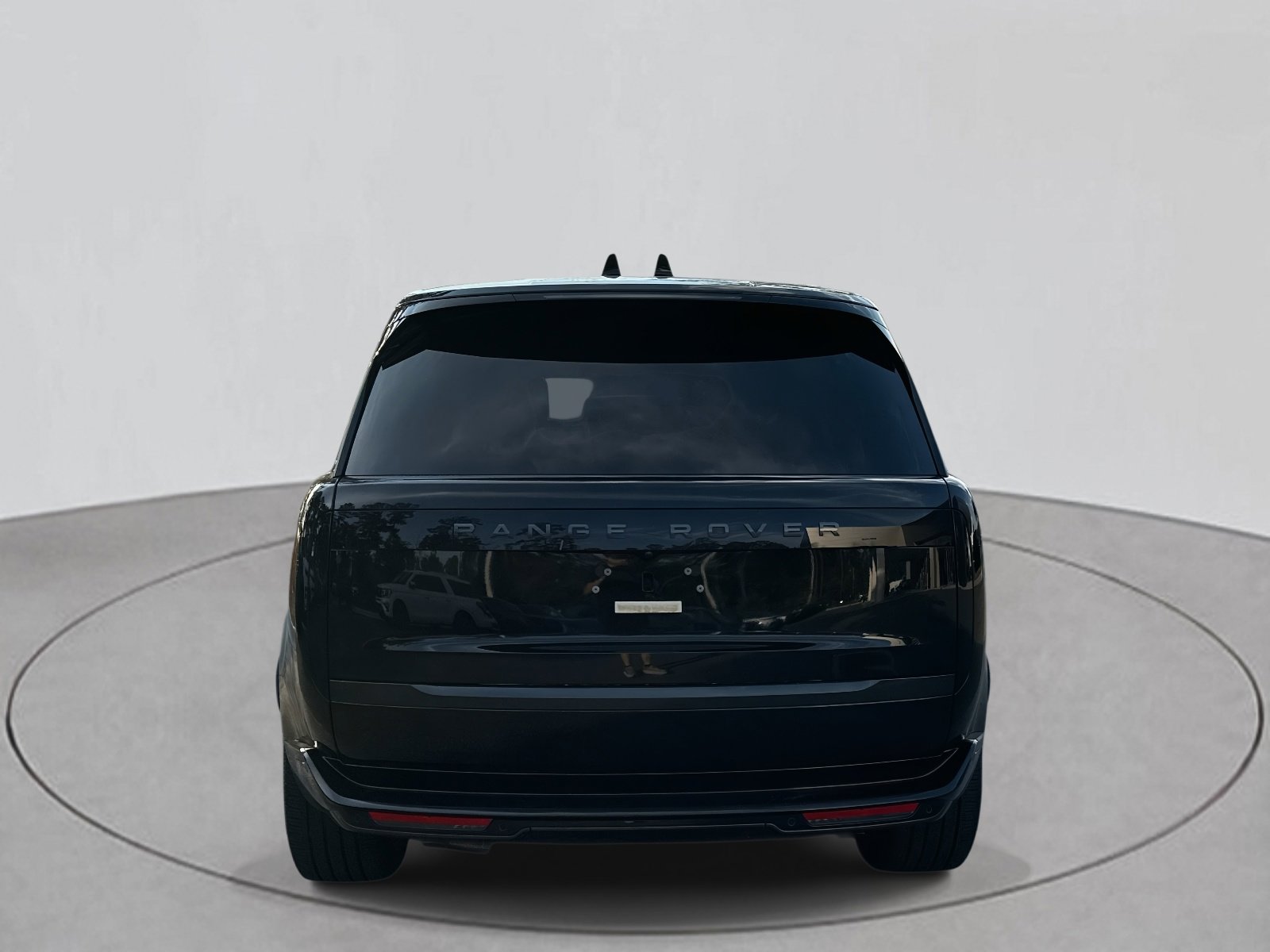 2025 Land Rover Range Rover SE photo 4