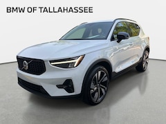 2025 Volvo XC40 B5 Plus Dark Theme SUV