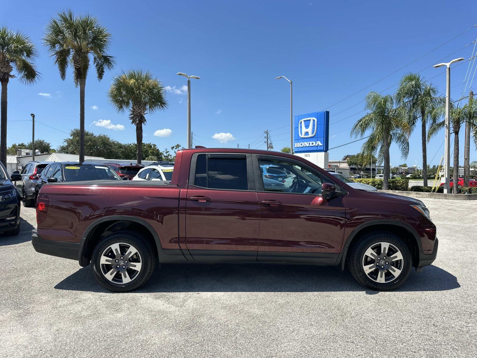 2017 Honda Ridgeline RTL-T photo 2