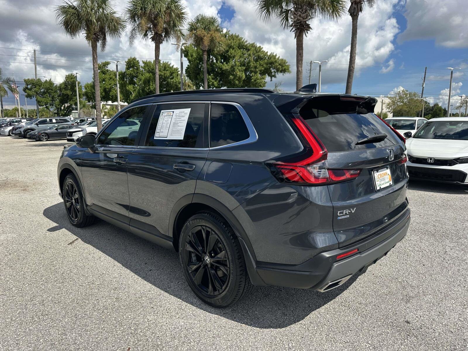 2023 Honda CR-V Hybrid Sport Touring photo 4
