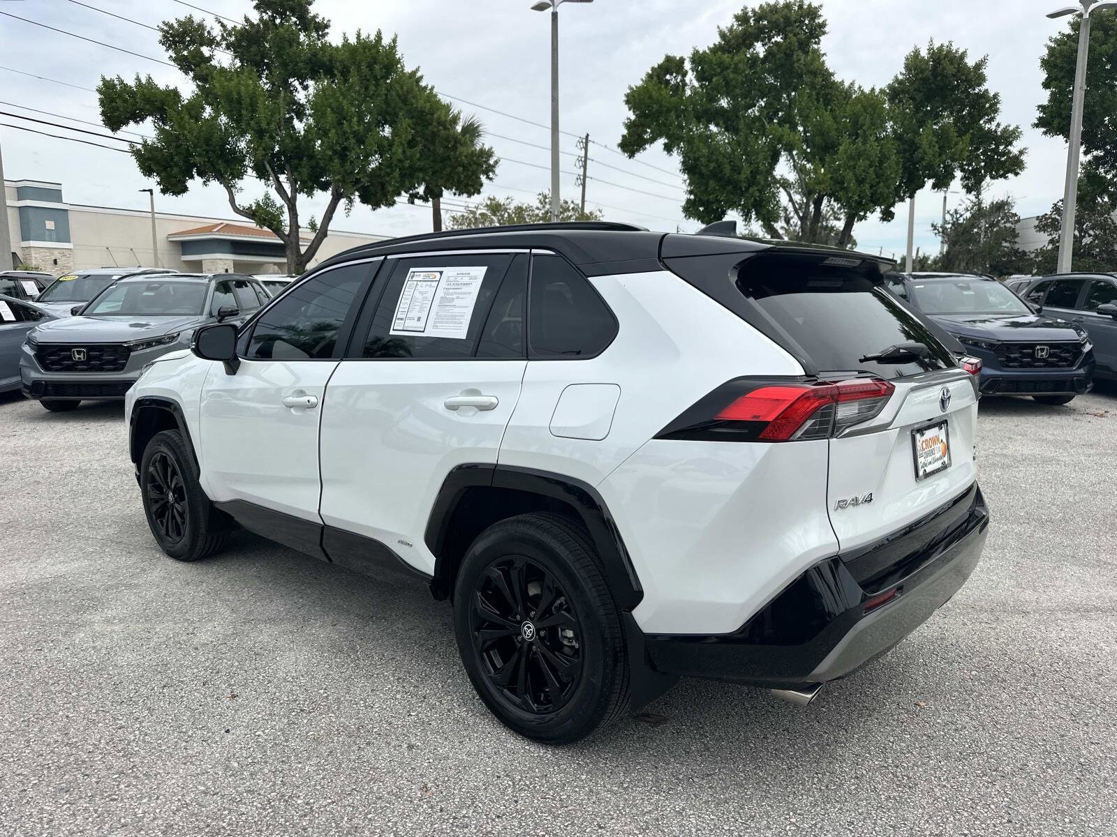 2023 Toyota RAV4 Hybrid XSE photo 3