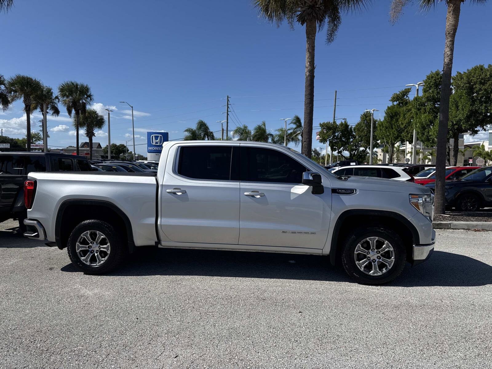2020 Gmc Sierra 1500 SLE photo 2