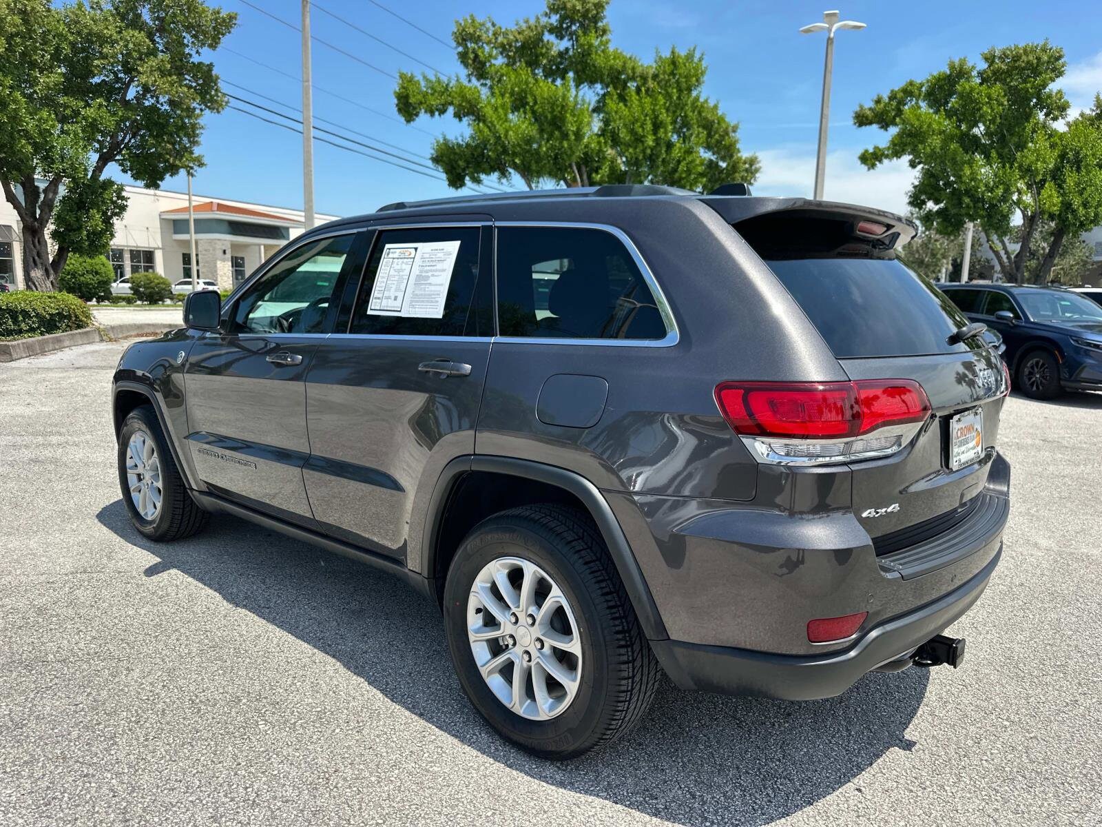 2021 Jeep Grand Cherokee Laredo E photo 3