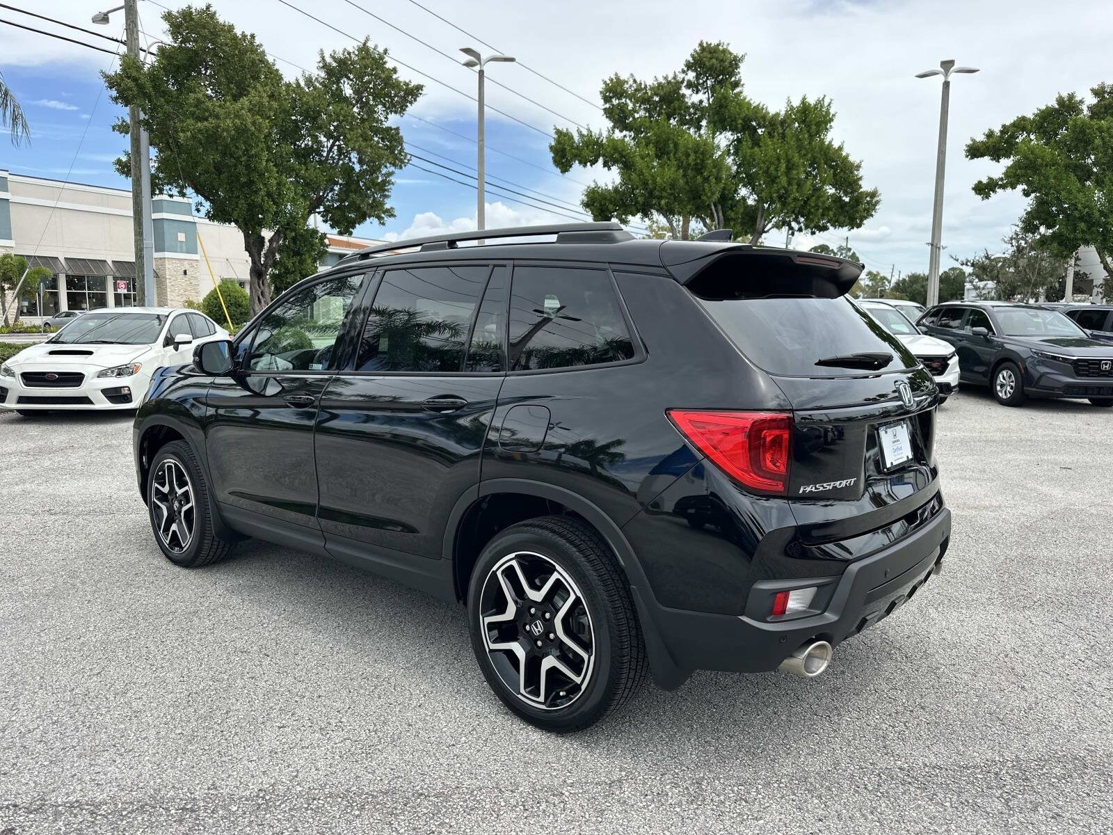2023 Honda Passport Elite photo 2