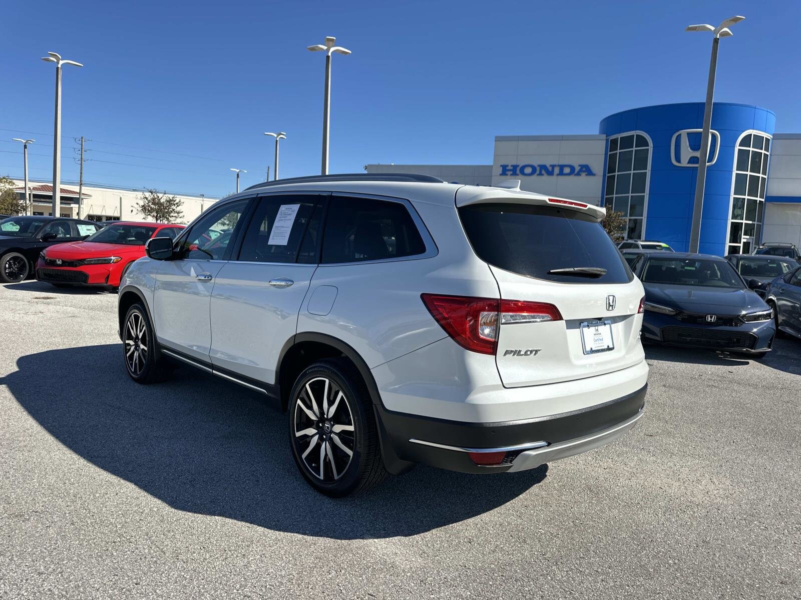 2021 Honda Pilot Touring photo 3