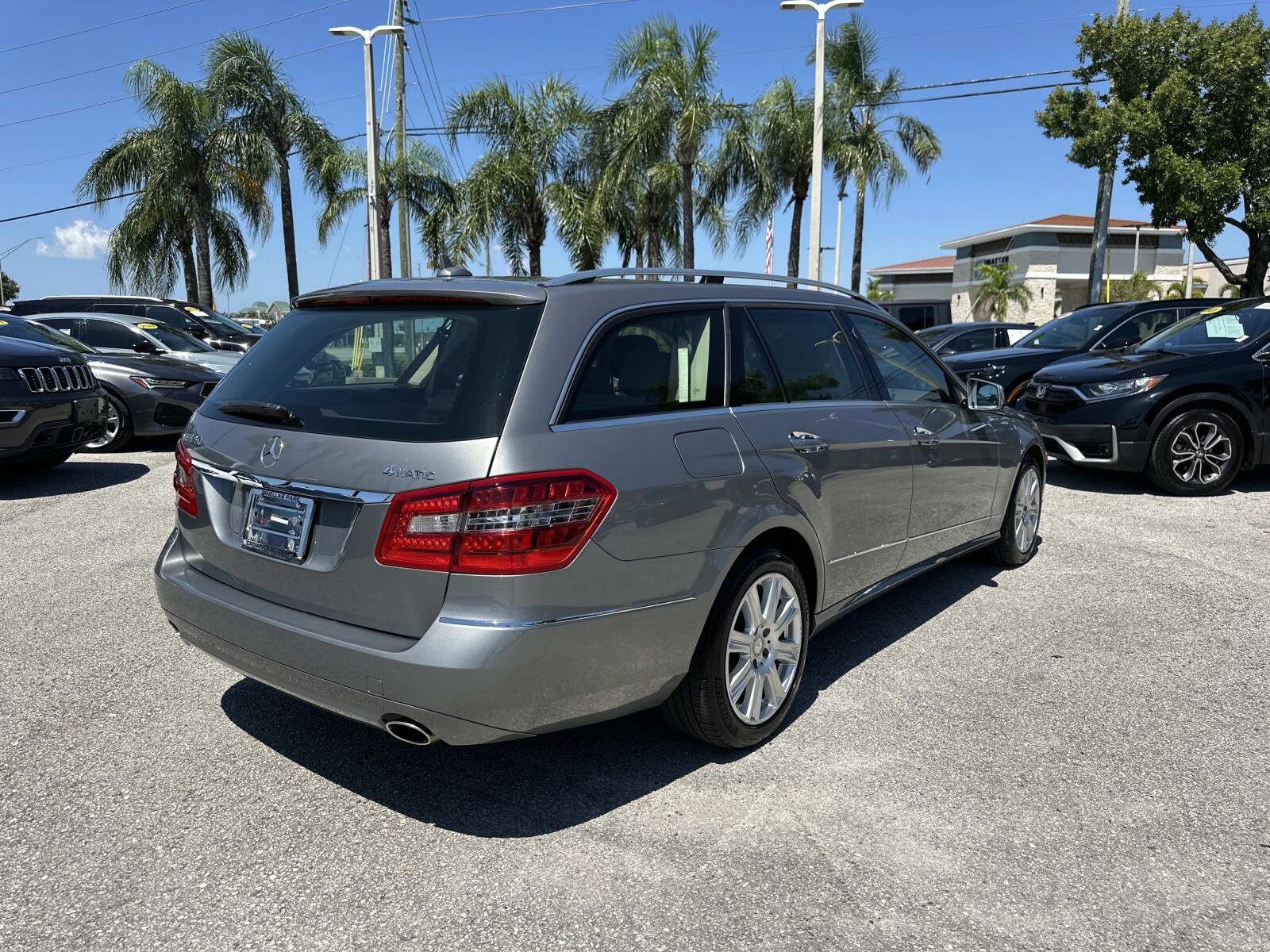 2013 Mercedes Benz E 350 Wagon photo 3