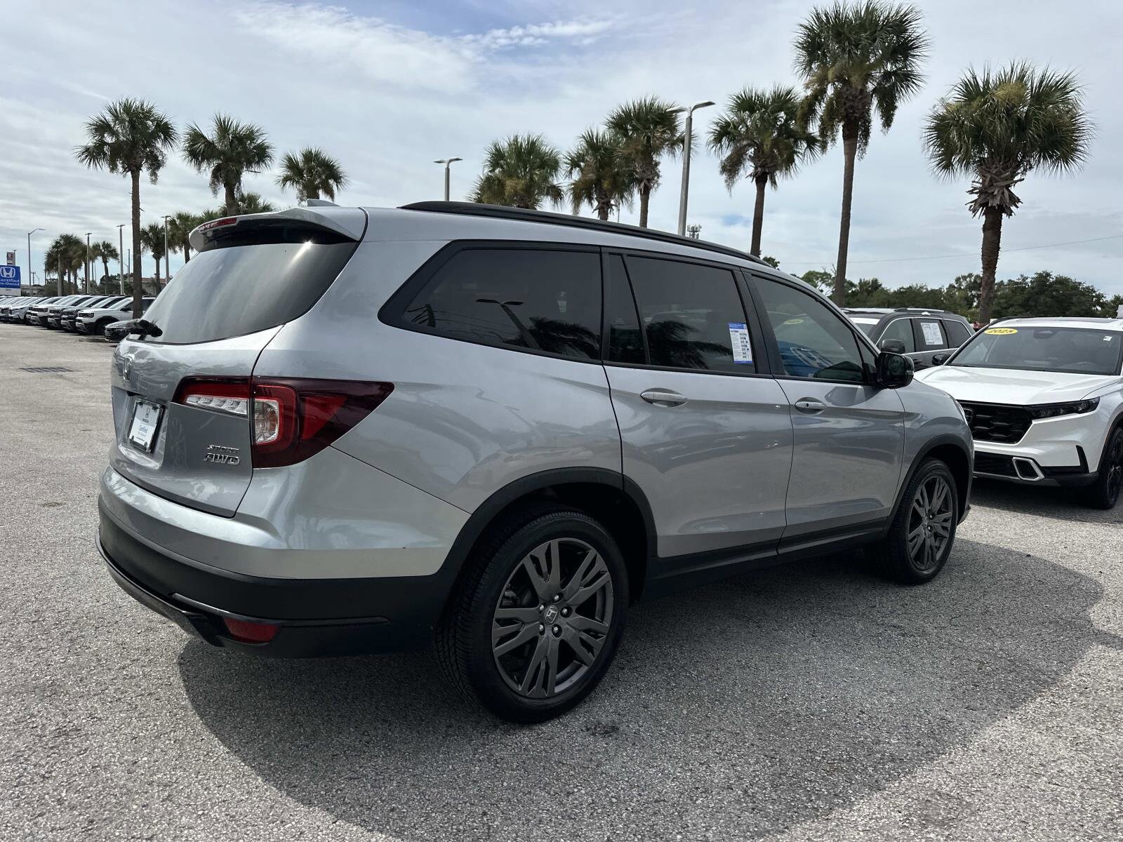 2022 Honda Pilot Sport photo 2
