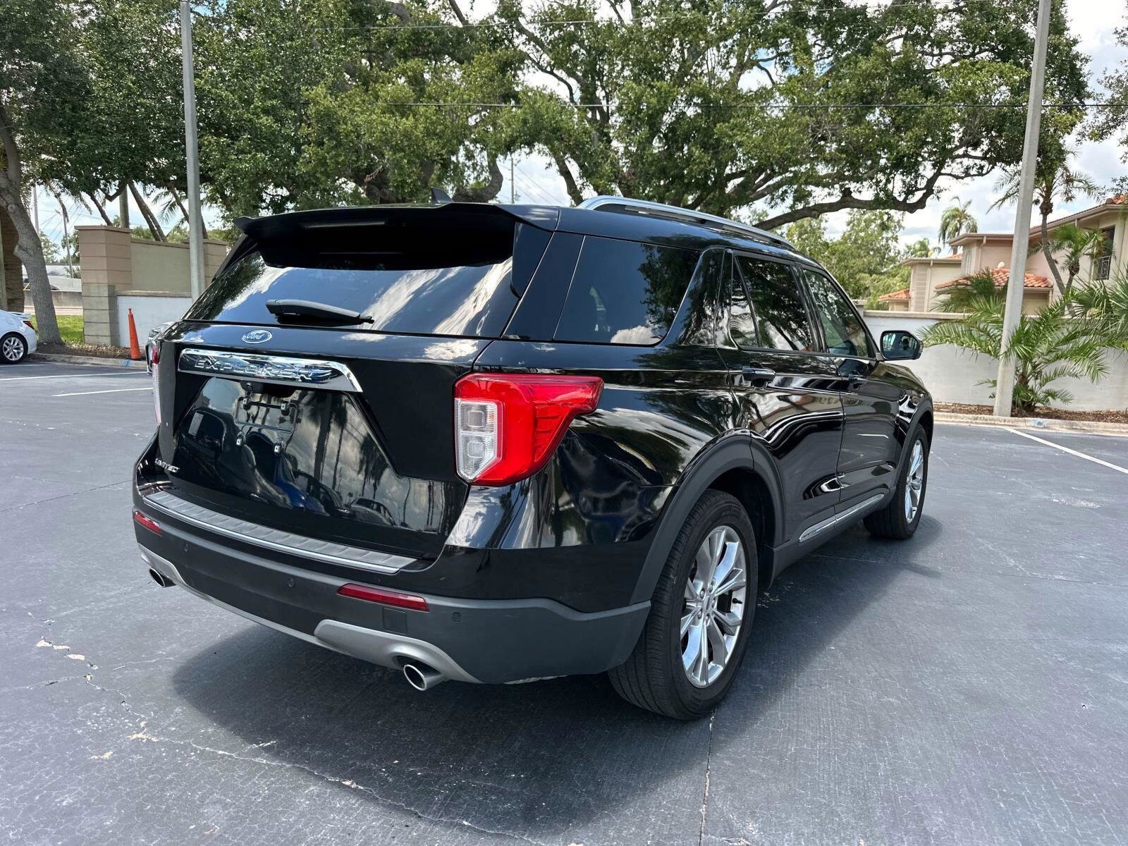 2022 Ford Explorer Limited photo 3