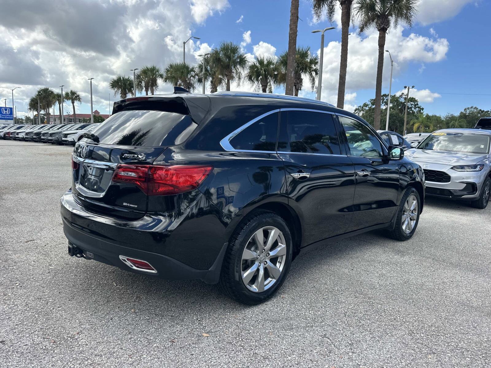 2016 Acura MDX SH-AWD Advance photo 3