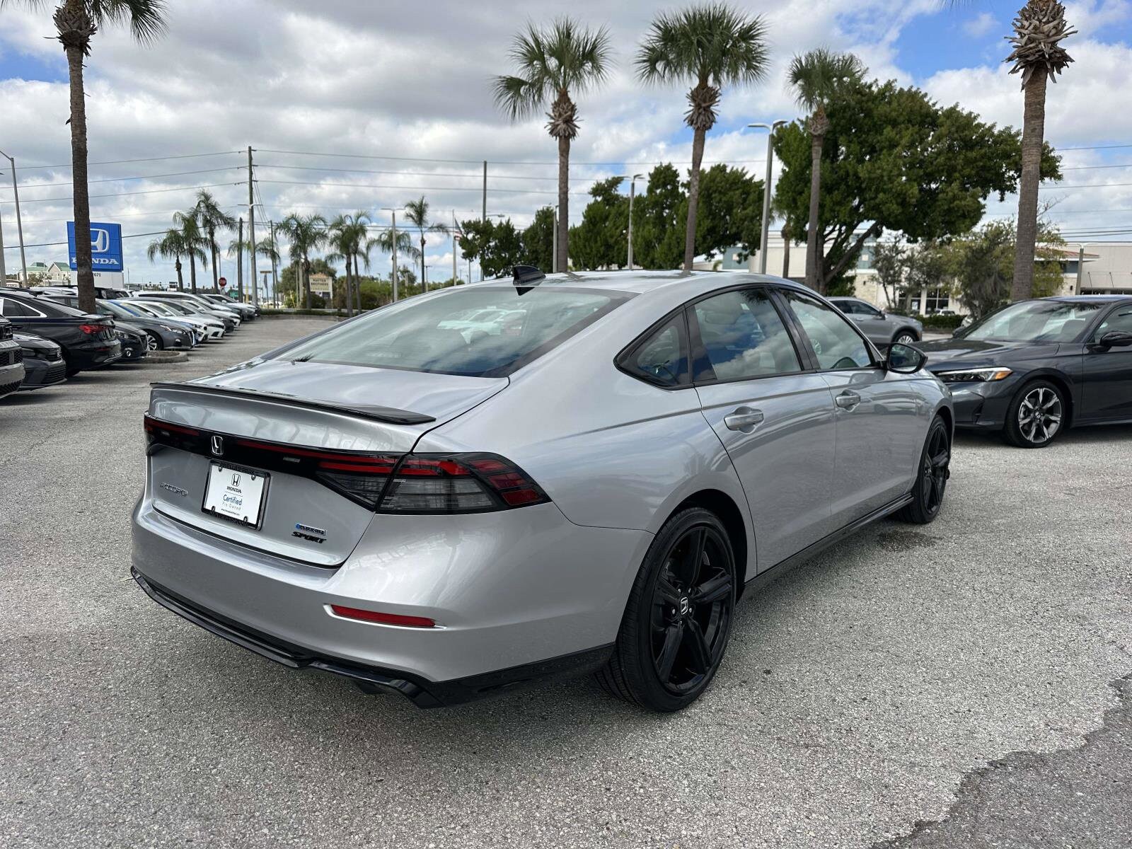 2025 Honda Accord Hybrid Sport-L photo 4