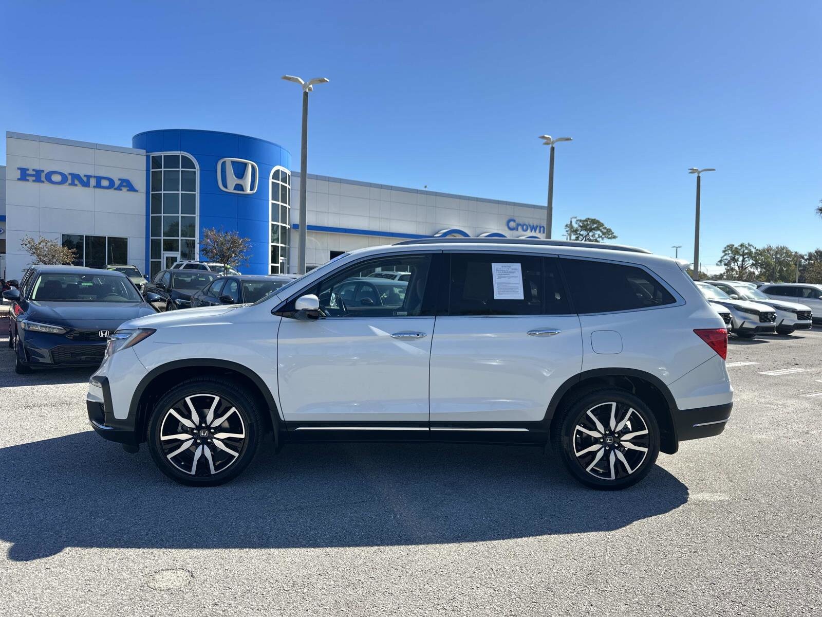 2021 Honda Pilot Touring photo 2