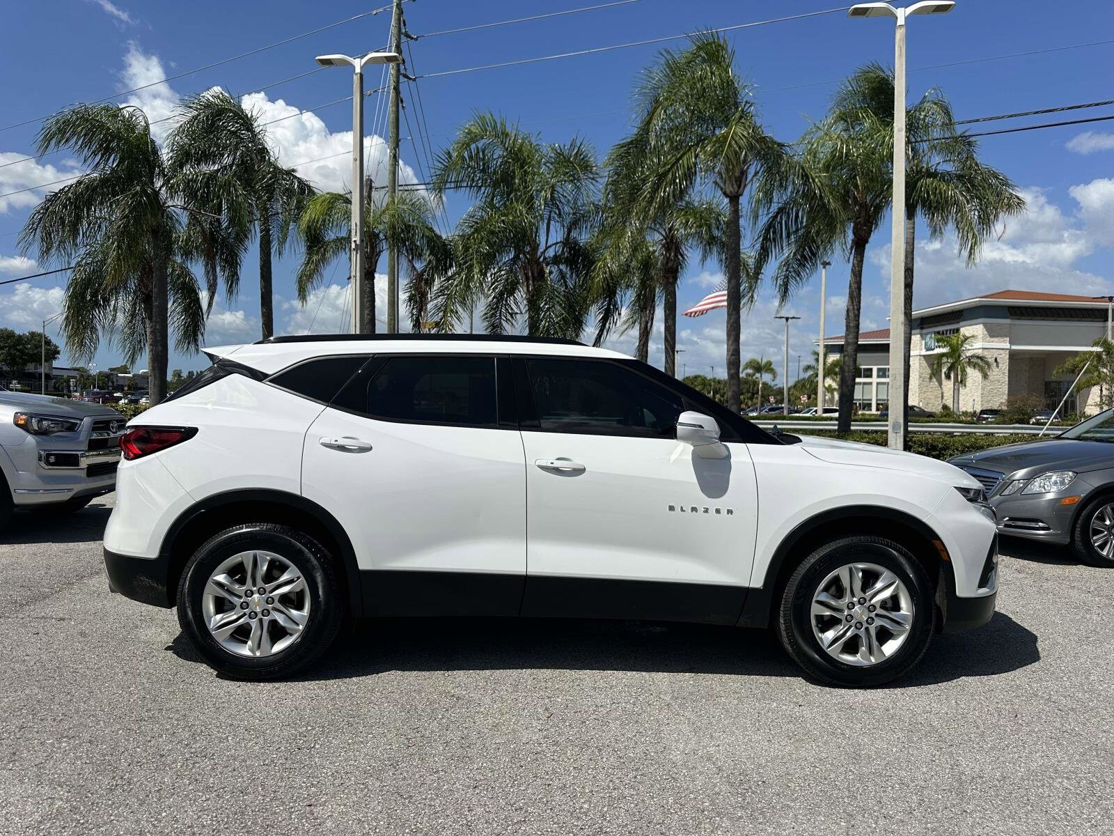 2021 Chevrolet Blazer 1LT photo 2