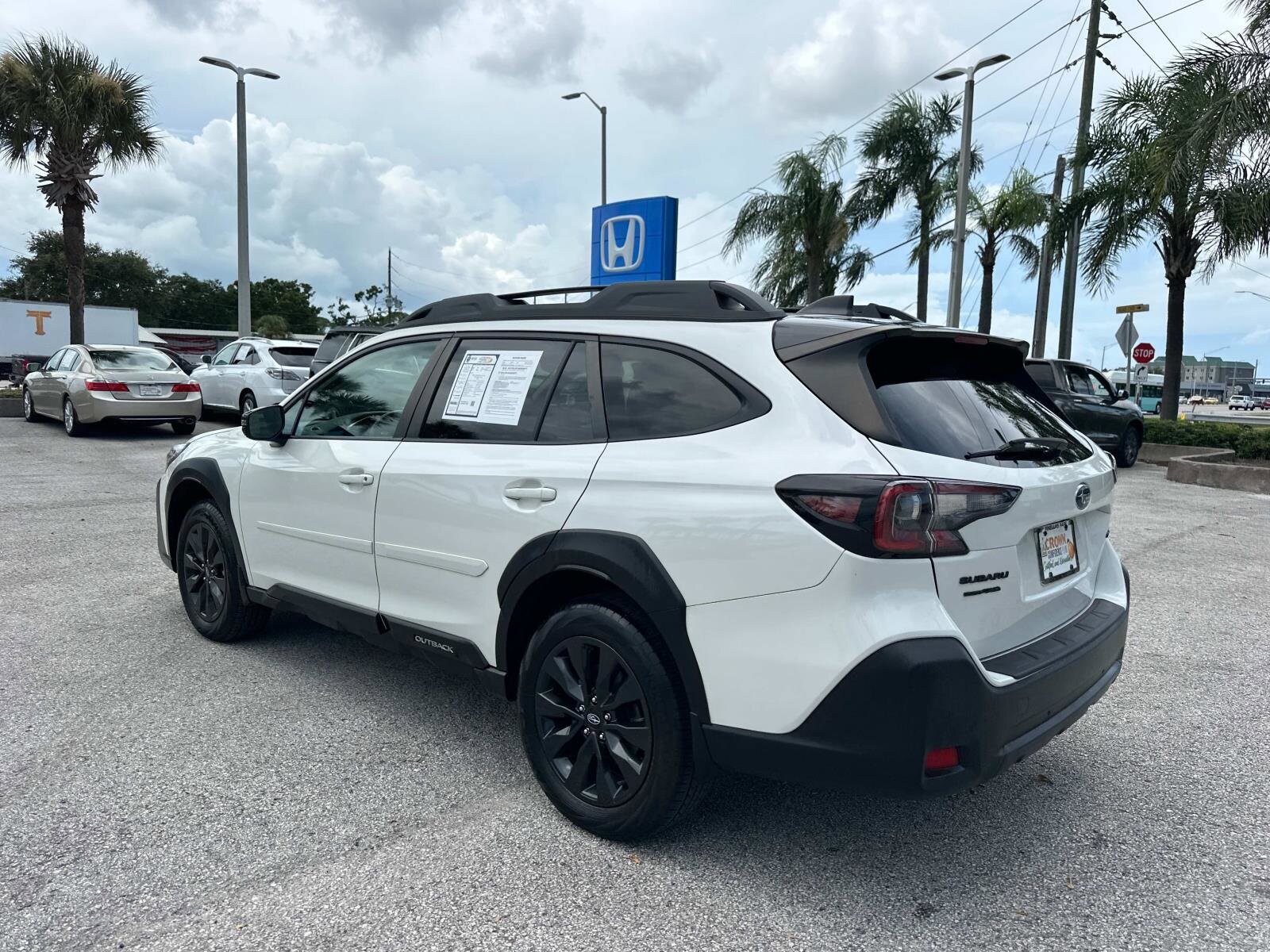 2023 Subaru Outback Onyx Edition photo 4