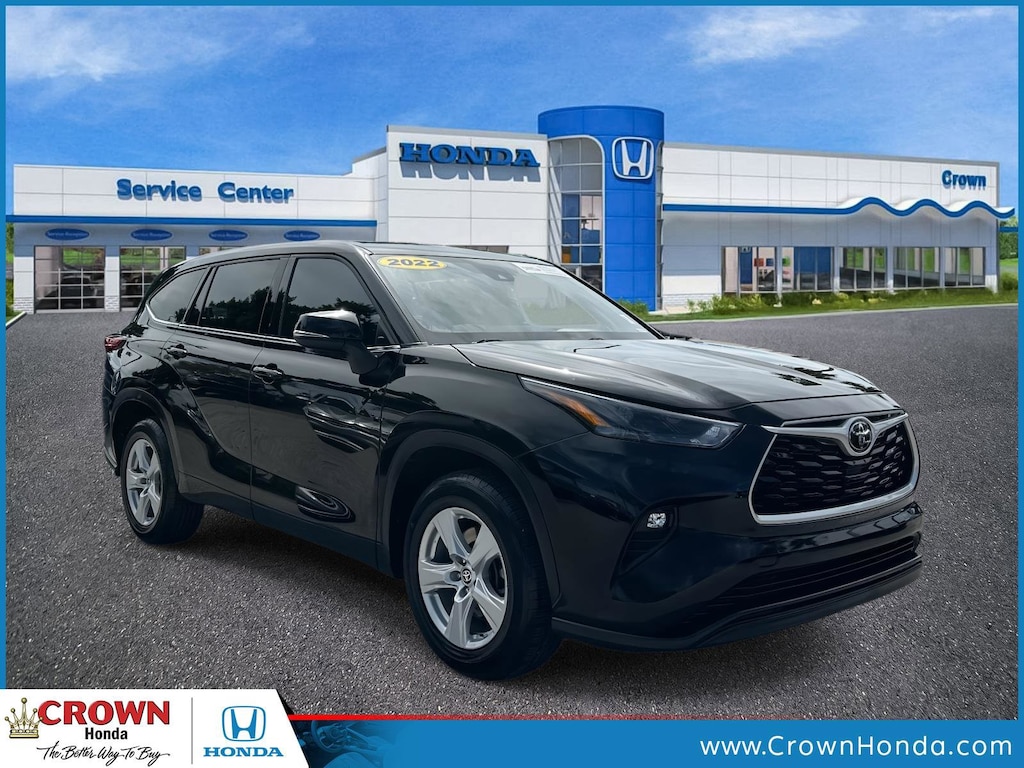 Used 2022 Toyota Highlander LE SUV