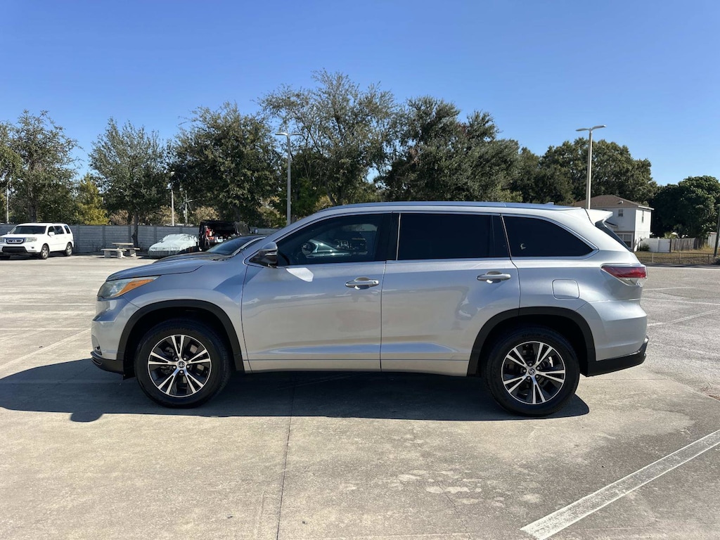 Used 2016 Toyota Highlander XLE SUV