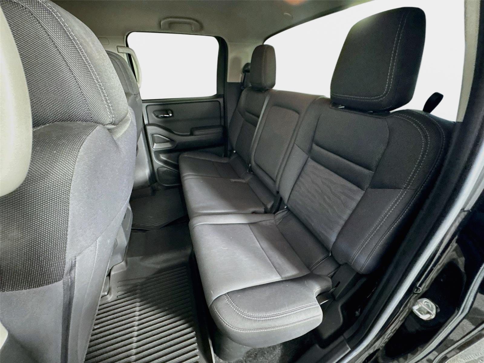 2024 Nissan Frontier SV - Photo 21