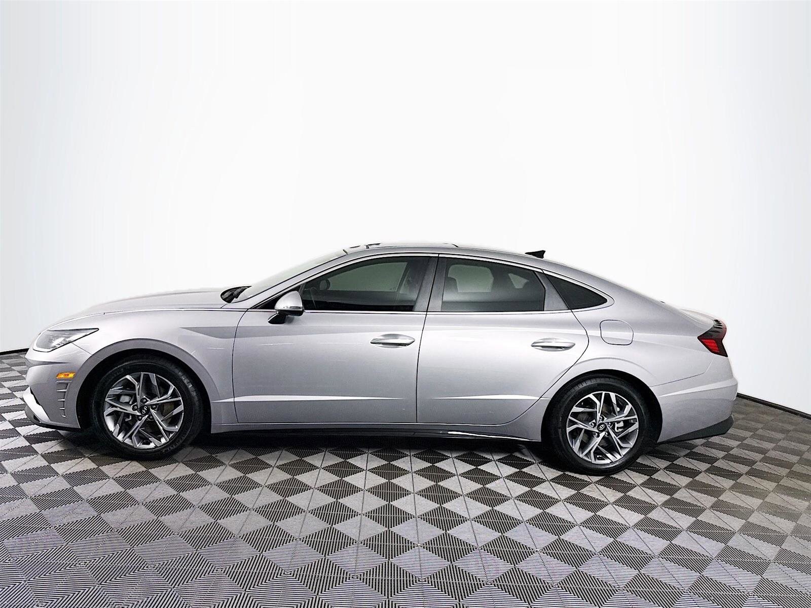 2023 Hyundai Sonata SEL photo 4