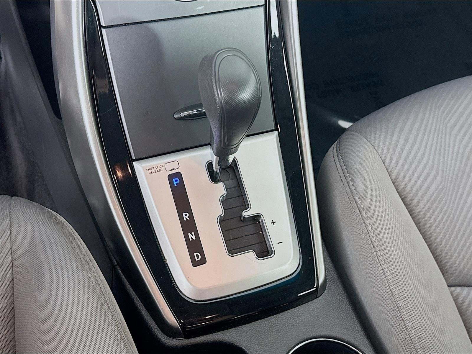 2012 Hyundai Elantra GLS - Photo 16