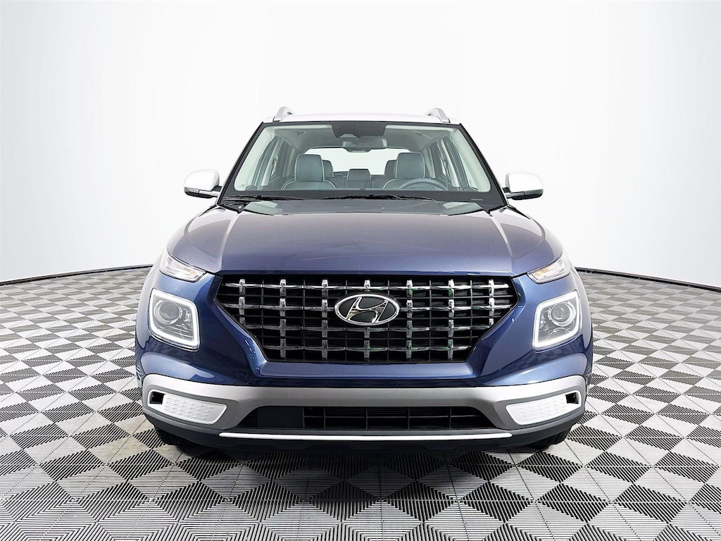 New 2025 Hyundai Venue Limited SUV