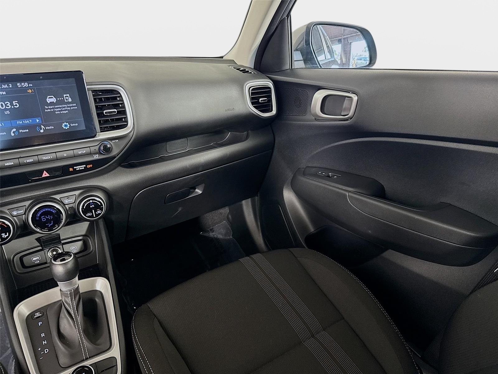 2025 Hyundai Venue SEL - Photo 23